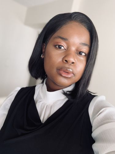Customer photo review of Brazilian Lace Front Wig - Tara J