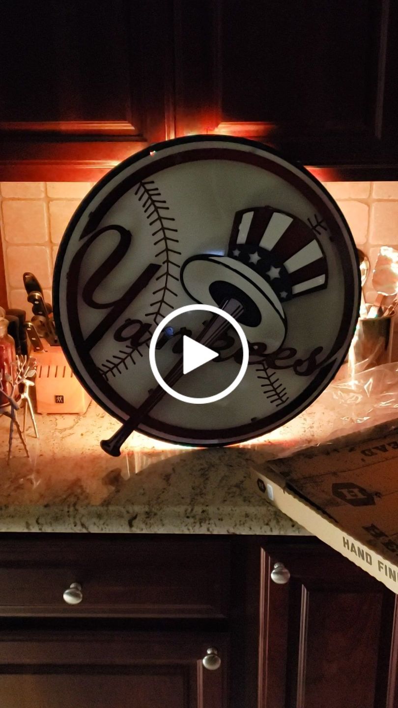 Customer video review of New York Giants "NY" 3D Vintage Metal Wall Art