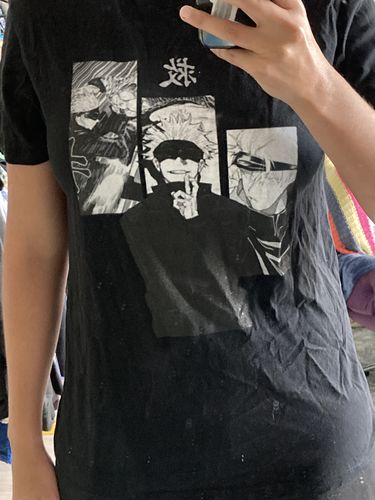 Customer photo review of Satoru Gojo - Tee
