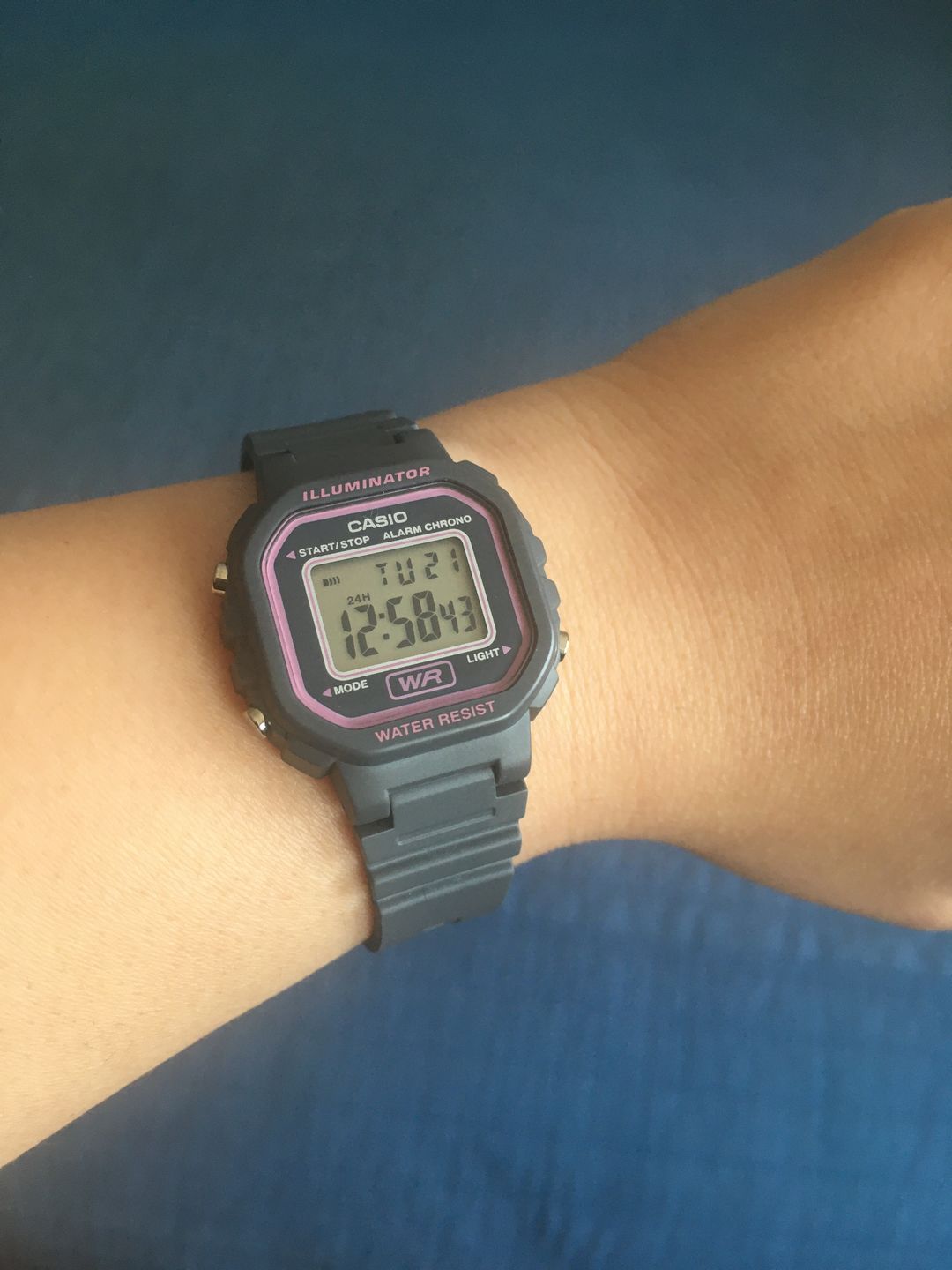 Customer photo review of Reloj Casio Vintage LA-20WH-8ADF Gris Rosado