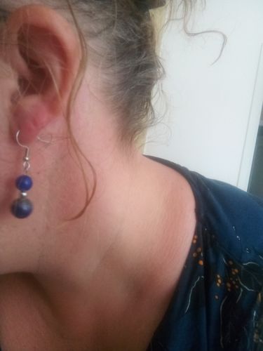 Customer photo review of Boucles d'oreilles pendantes double perle d'obsidienne dorée en pierre naturelle