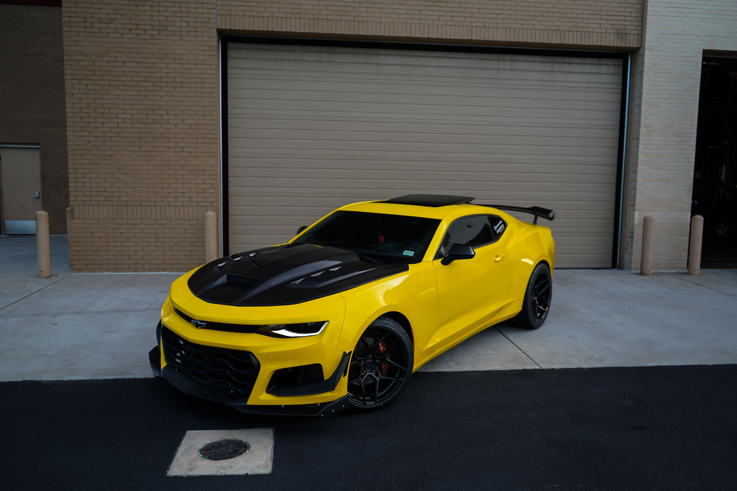 Customer photo review of 2016-2020 Chevy Camaro Terminator Full Carbon Fiber Hood