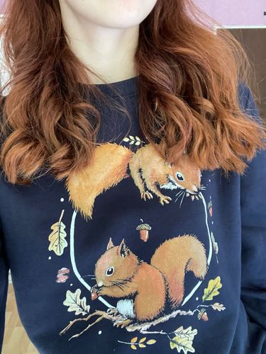 Customer photo review of Eichhörnchen Kranz  - Bio Unisex Sweatshirt