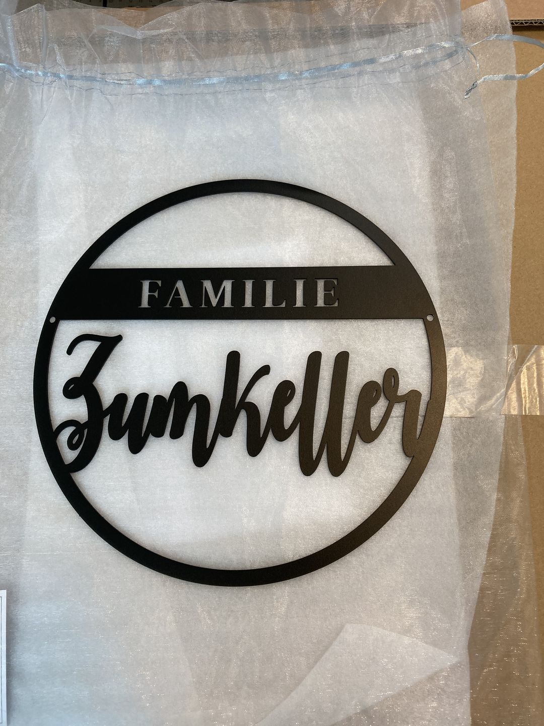 Customer photo review of Türschild rund " Family" mit personalisierbarem Familienname - ein garantierter Hingucker