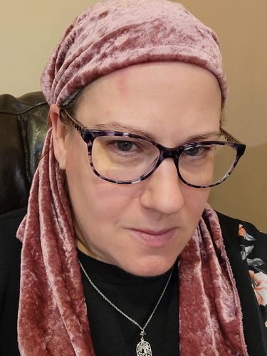 Customer photo review of Crushed Velvet Pre-Tied Scarf