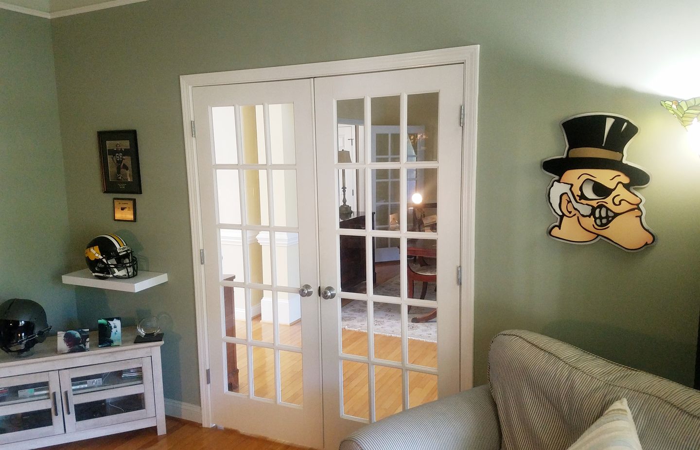 Customer photo review of Wake Forest "DEMON DEACON" 3D Vintage Metal Wall Art