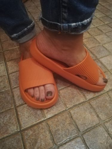 Customer photo review of Cola Ultra-Soft Slippers