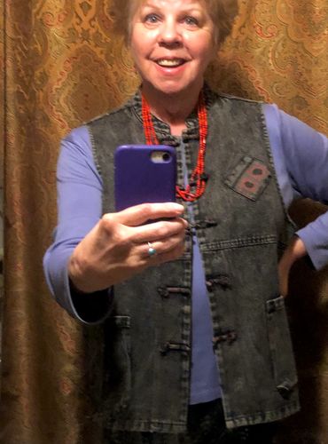 Customer photo review of Women Vintage Denim Patchwork Pocket Sleeveless Vest Jacket