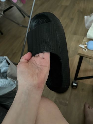 Customer photo review of Cola Ultra-Soft Slippers