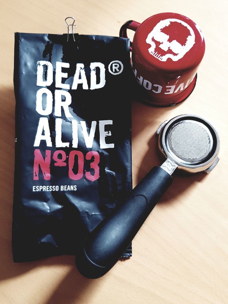 Customer photo review of DEAD OR ALIVE COFFEE Original – Kaffeebohnen, Medium-Dark Röstung, für Espresso & Filter, säurearm