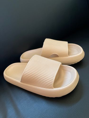 Customer photo review of Cola Ultra-Soft Slippers