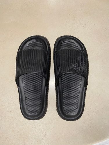 Customer photo review of Cola Ultra-Soft Slippers
