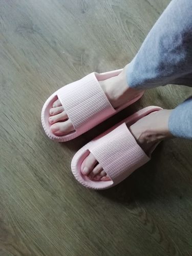 Customer photo review of Cola Ultra-Soft Slippers
