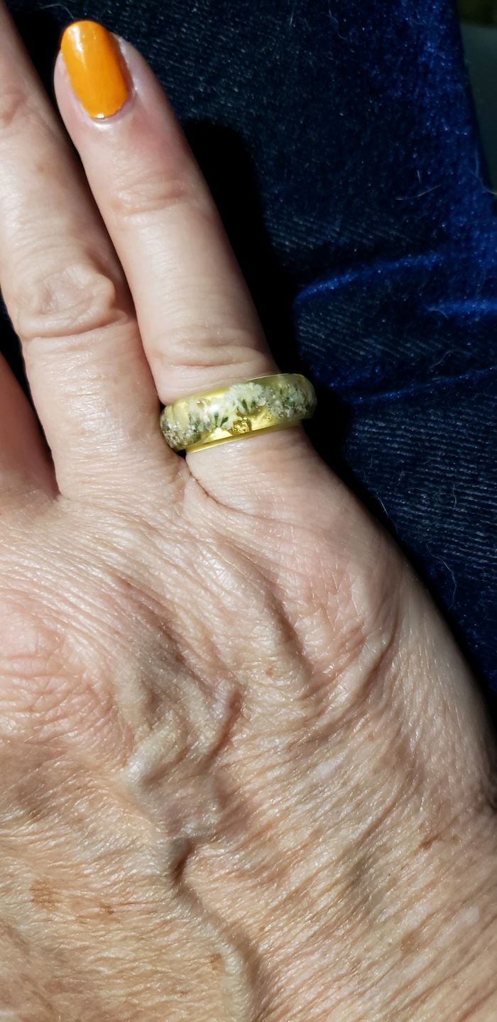 Customer photo review of Yellow Flower Ring with Cremains