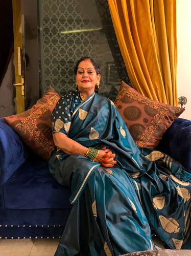 Customer photo review of JUNGLE GREEN WOVEN SPADE SATIN SILK SAREE WITH BROCADE BLOUSE