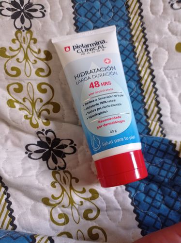Customer photo review of Crema de Manos Pielarmina Clinical Hidratación 48 horas 80 g