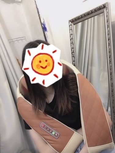 Customer photo review of Shiatsu Neck and Shoulder Massager With Heat - Home and Car Use