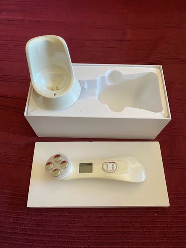 Customer photo review of 5 in 1 RF EMS Electroporation LED Light Therapy for Skin Tightening - Acne Wrinkles Removal