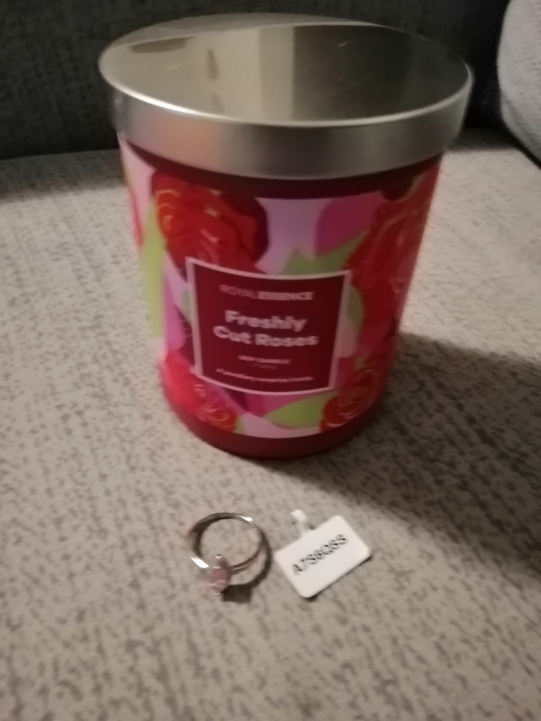 Customer photo review of Freshly Cut Roses (Candle)