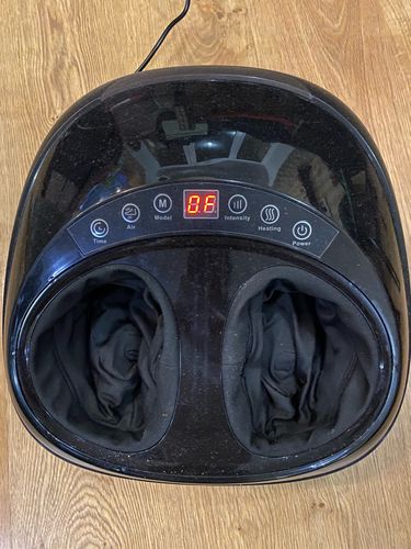 Customer photo review of Air Compression Shiatsu Foot Massager With Heat