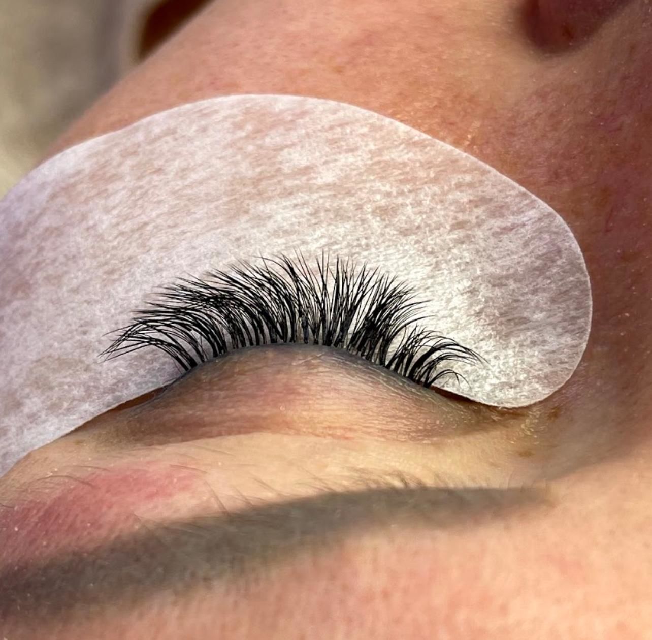 Customer photo review of 0.07 CASHMERE NOIR COLLECTION VOLUME LASHES SINGLE LENGTH 8-18MM