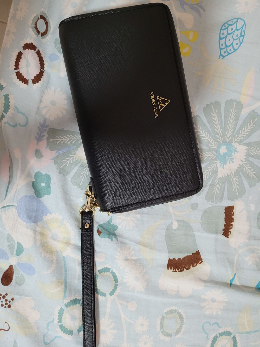 Customer photo review of Grande Marina Convertible Wallet and Belt Bag