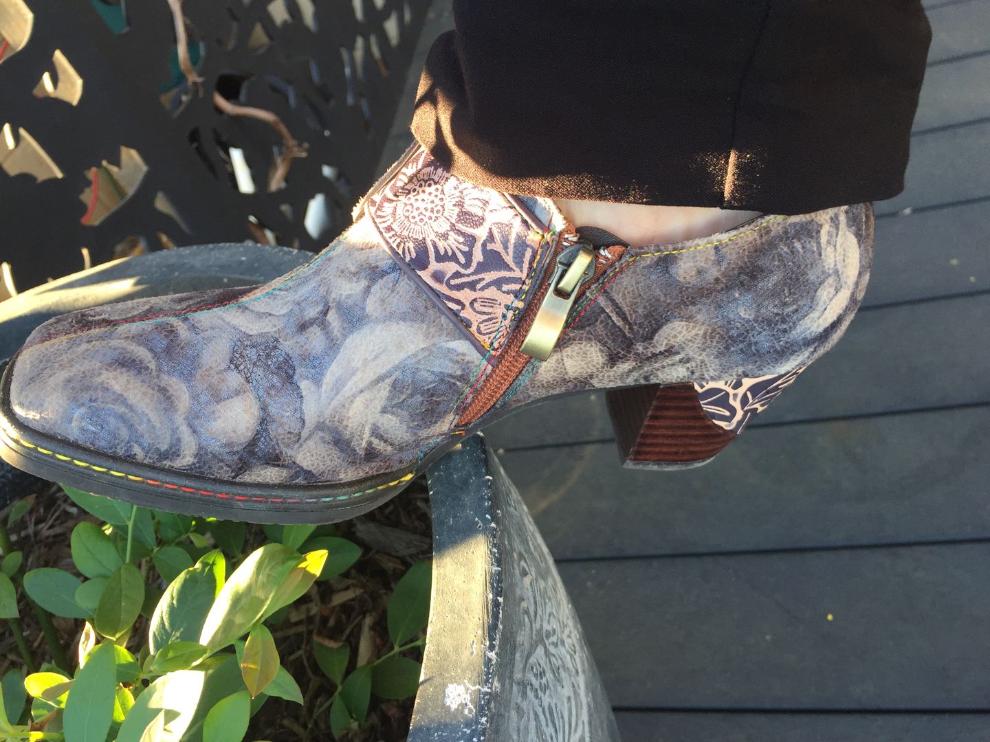 Customer photo review of Hand-painted Genuine Leather Pumps