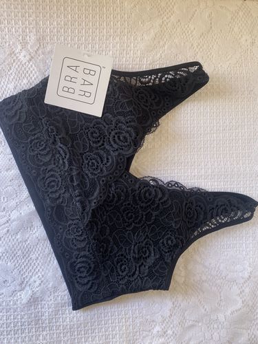 Customer photo review of SOFT V LACE BRALETTE