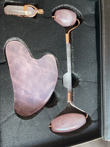 Customer photo review of Facial Spa - Rose Quartz Roller and Gua Sha