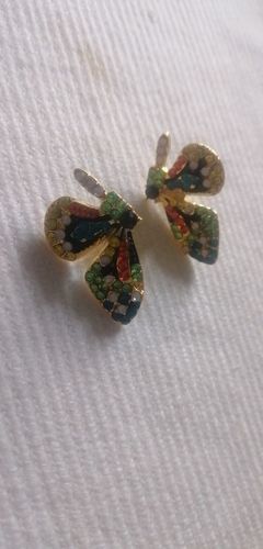 Customer photo review of Boucles d'Oreilles Papillon Arc-en-Ciel