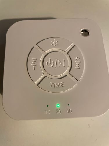 Customer photo review of 9 Sounds White Noise Sleep Sound Machine for Sleeping & Relaxation - Baby and Adults