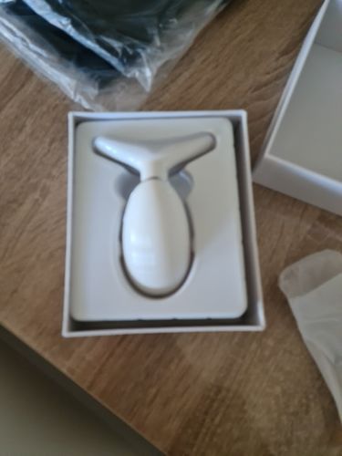 Customer photo review of IPL Vibration Neck Tightening Device - Reduce Double Chin Anti-aging and Anti-wrinkle