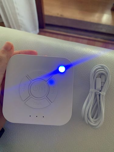Customer photo review of 9 Sounds White Noise Sleep Sound Machine for Sleeping & Relaxation - Baby and Adults