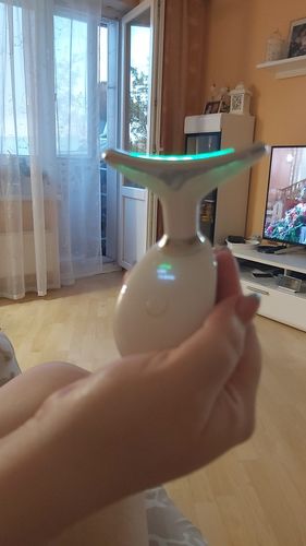 Customer photo review of IPL Vibration Neck Tightening Device - Reduce Double Chin Anti-aging and Anti-wrinkle
