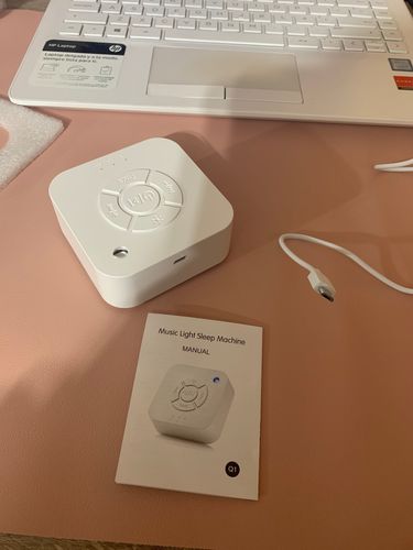 Customer photo review of 9 Sounds White Noise Sleep Sound Machine for Sleeping & Relaxation - Baby and Adults