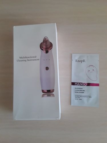 Customer photo review of Electric Blackhead Remover and Pore Vacuum - Face Vacuum Cleaner