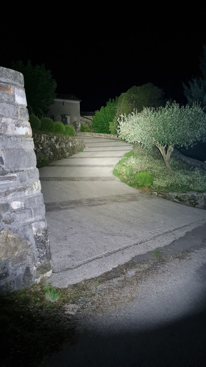 Customer photo review of Fenix TK16 V2.0 - 3100 Lumens - double commutateur arrière - pack complet