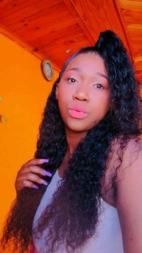 Customer photo review of THEMBI - Peruvian 13x4 Lace Front Wig