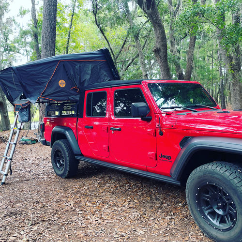 Customer photo review of Adventurer 3 Person Hard Shell Roof Top Tent