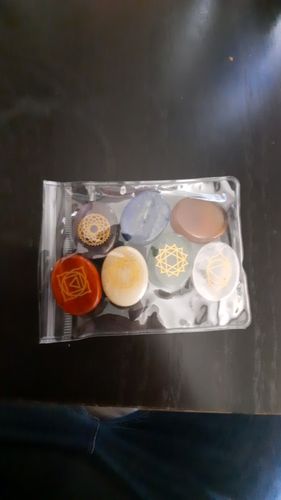 Customer photo review of 7 pierres naturelles gravées "Équilibre et guérison des Chakras"