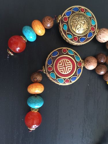 Customer photo review of Collier Mâlâ du Népal en Bois et Pierres naturelles - 12 modèles disponibles