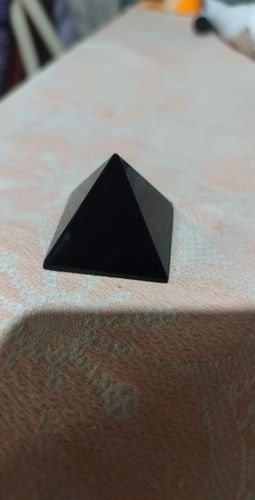 Customer photo review of Pyramide en Obsidienne