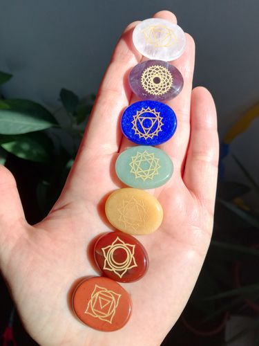 Customer photo review of 7 pierres naturelles gravées "Équilibre et guérison des Chakras"