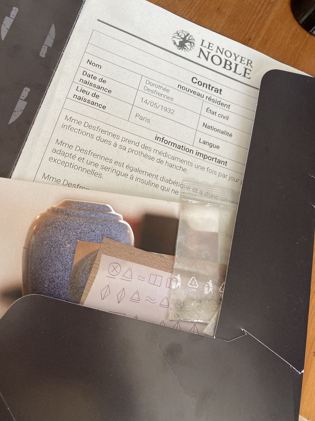 Customer photo review of Dossier Cendres (analogique)
