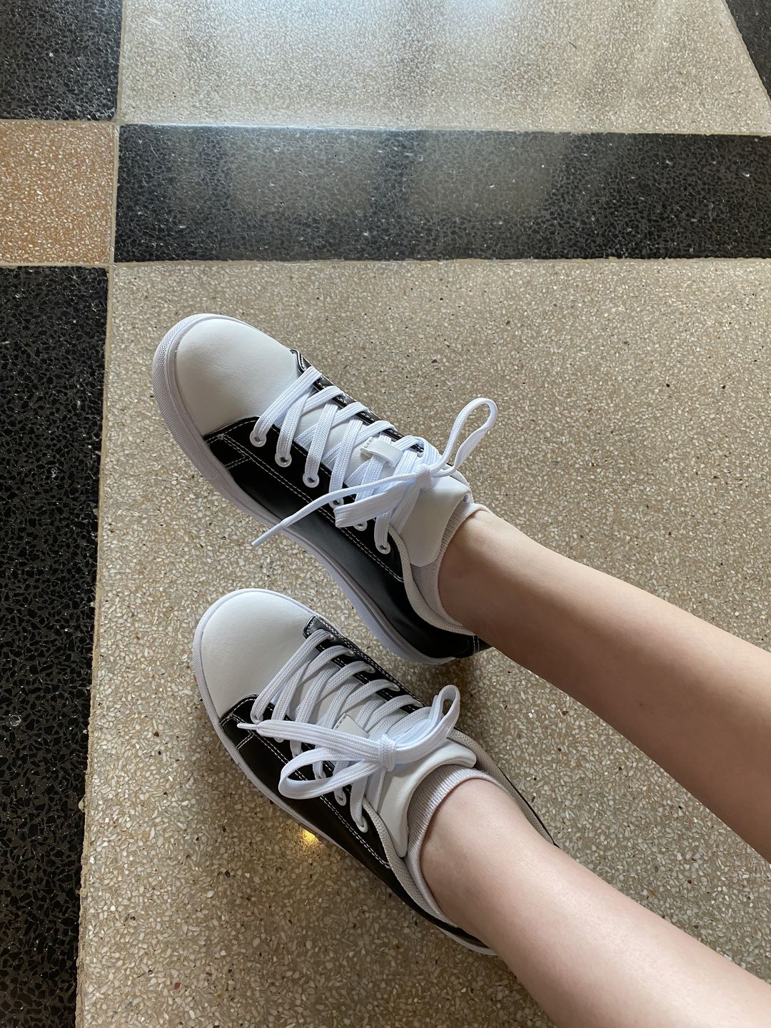 Customer photo review of Rion Low Black