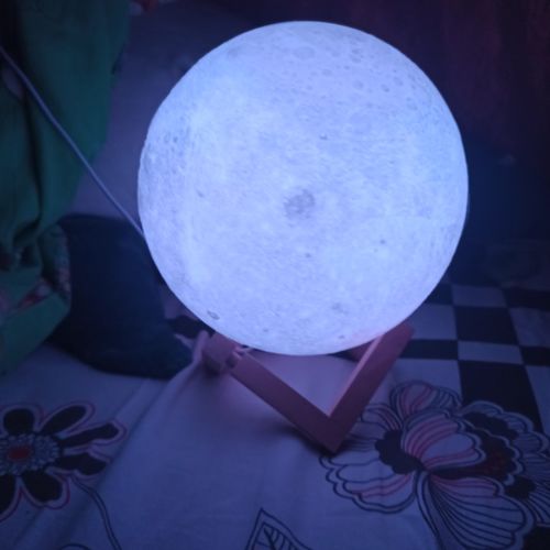 Customer photo review of Lampe Lune - 6 dimensions disponibles