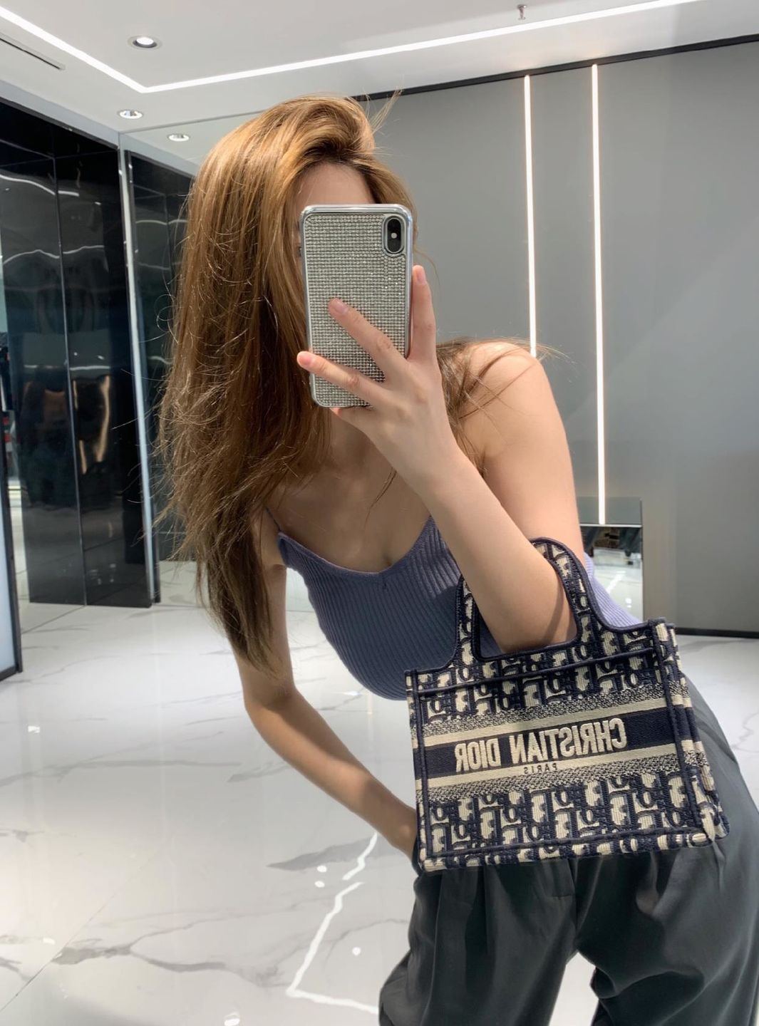 Customer photo review of 【ディオール】◆人気 BOOK TOTE 定番柄刺繍 トートバッグ-3 sizes