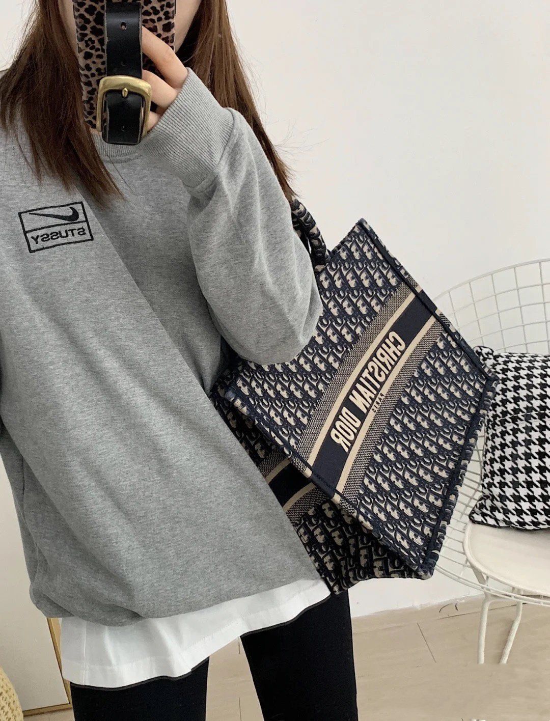 Customer photo review of 【ディオール】◆人気 BOOK TOTE 定番柄刺繍 トートバッグ-3 sizes