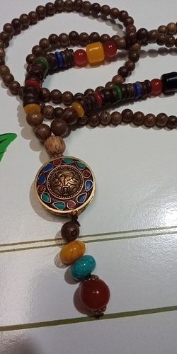 Customer photo review of Collier Mâlâ du Népal en Bois et Pierres naturelles - 12 modèles disponibles