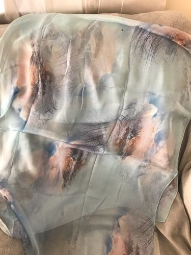 Customer photo review of Foulard Élégant en Soie avec Motif Floral